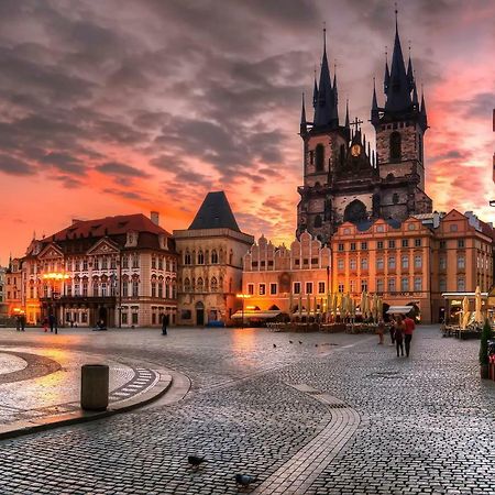 Spacious apartment near Wenceslas Square Praga Exterior foto