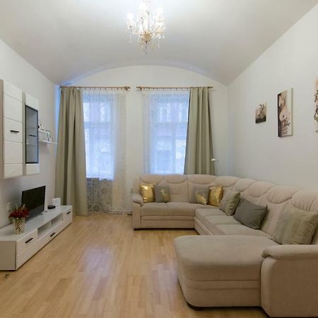 Spacious apartment near Wenceslas Square Praga Exterior foto
