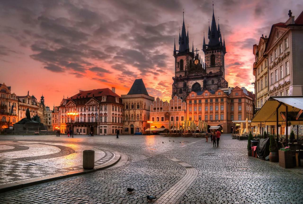 Spacious apartment near Wenceslas Square Praga Exterior foto