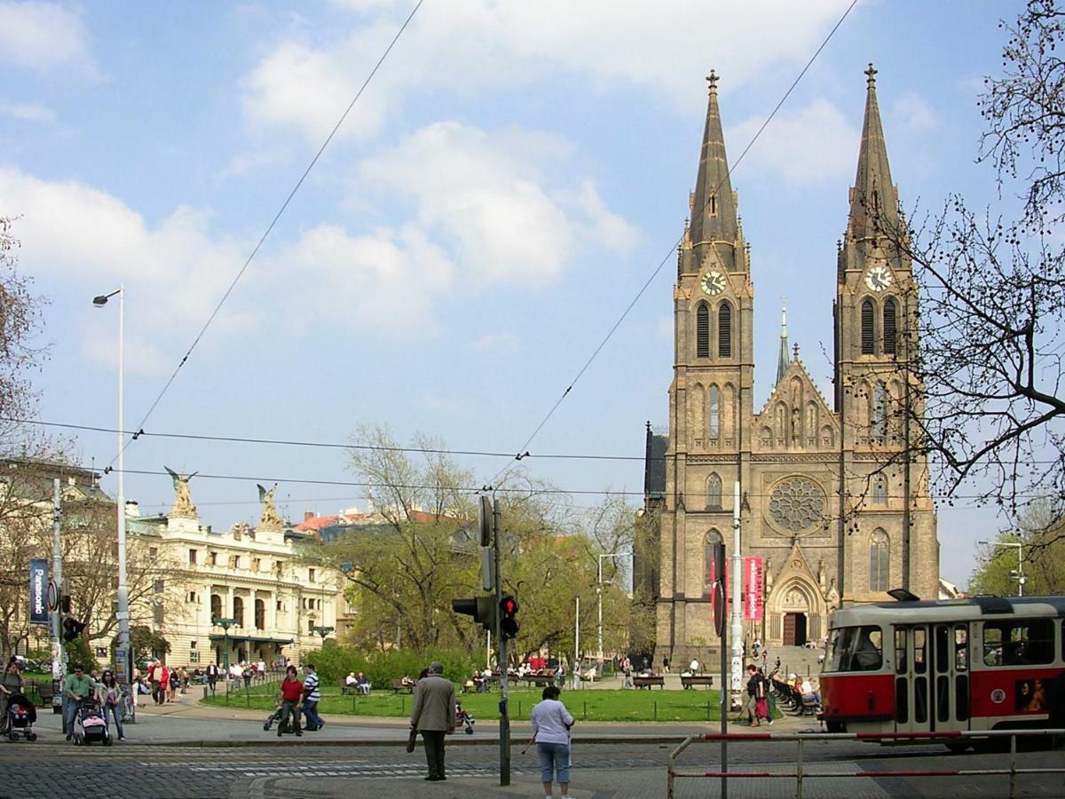 Spacious apartment near Wenceslas Square Praga Exterior foto