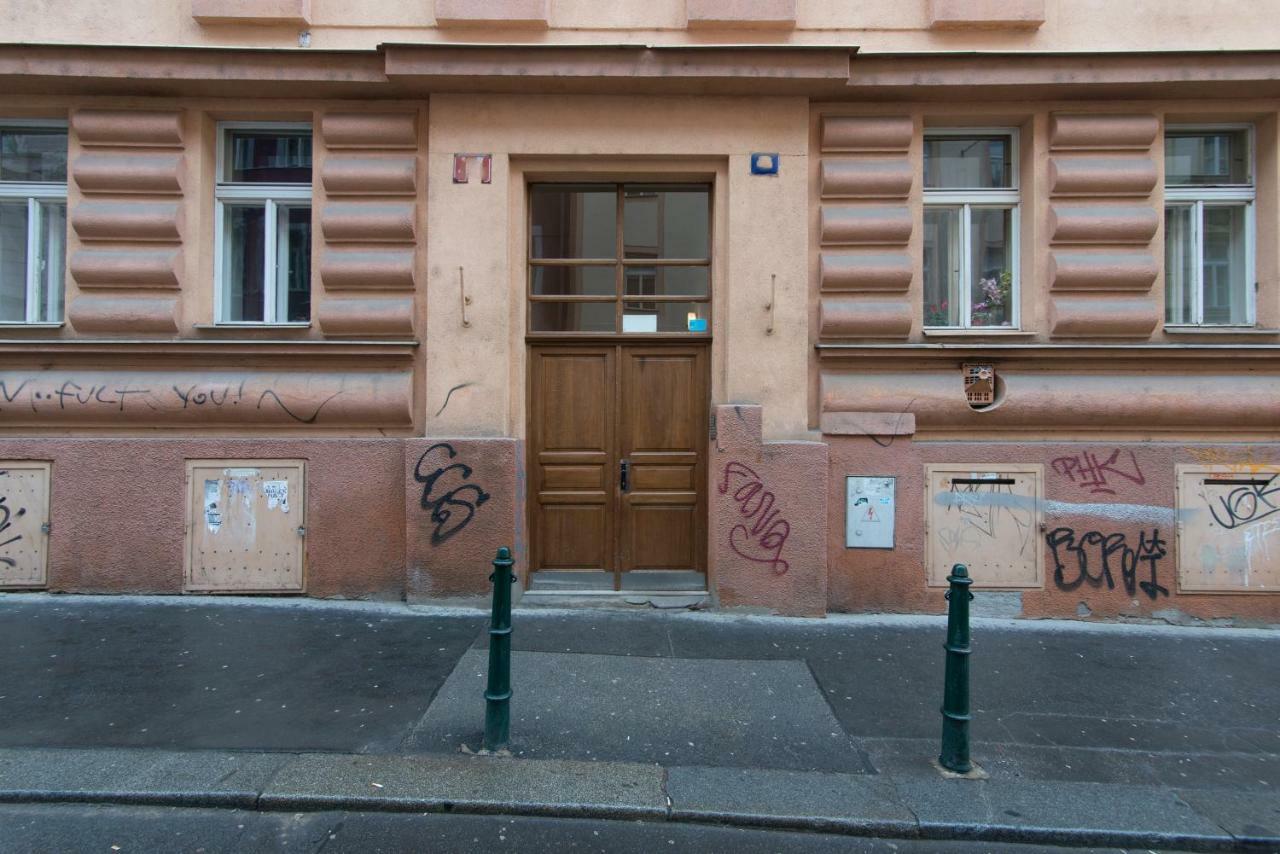 Spacious apartment near Wenceslas Square Praga Exterior foto