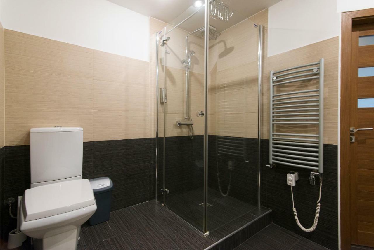 Spacious apartment near Wenceslas Square Praga Exterior foto