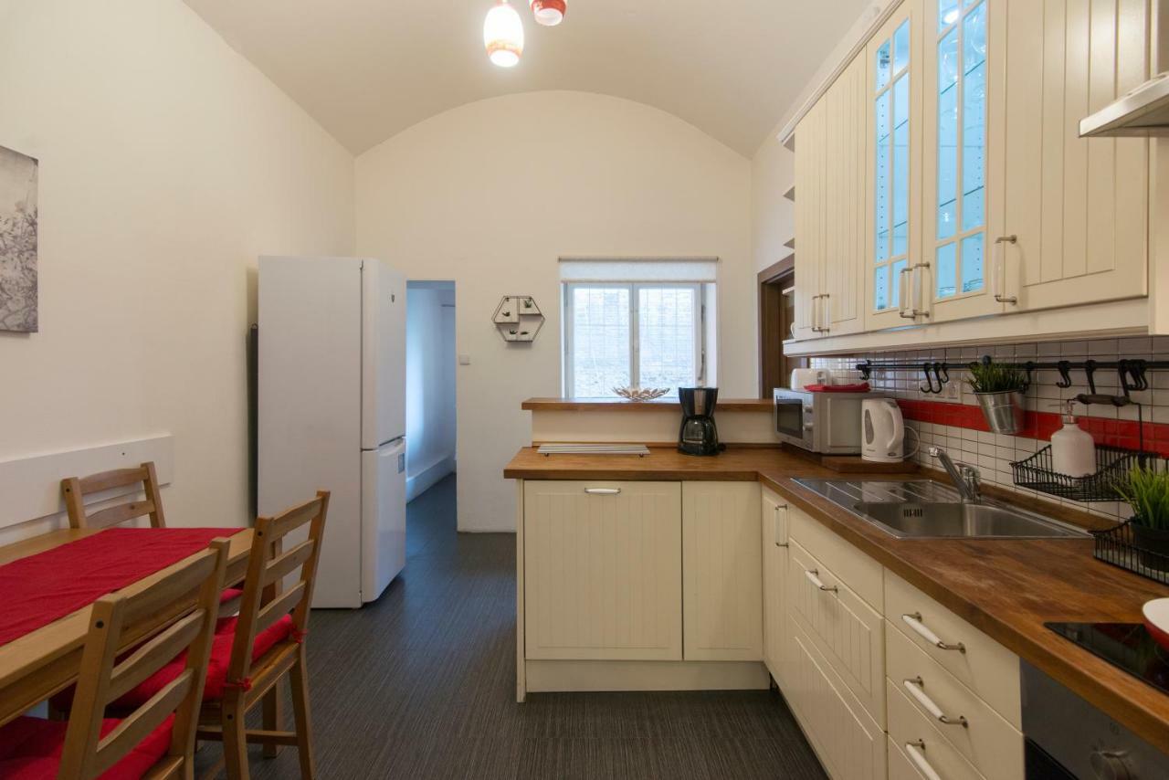 Spacious apartment near Wenceslas Square Praga Exterior foto